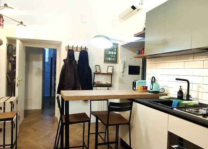 Vera Suite&apartment - Charming 3 Bedroom - 20min Walk From Colosseum Roma